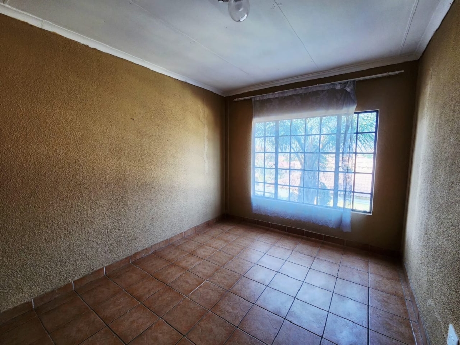 To Let 3 Bedroom Property for Rent in Geelhoutpark North West